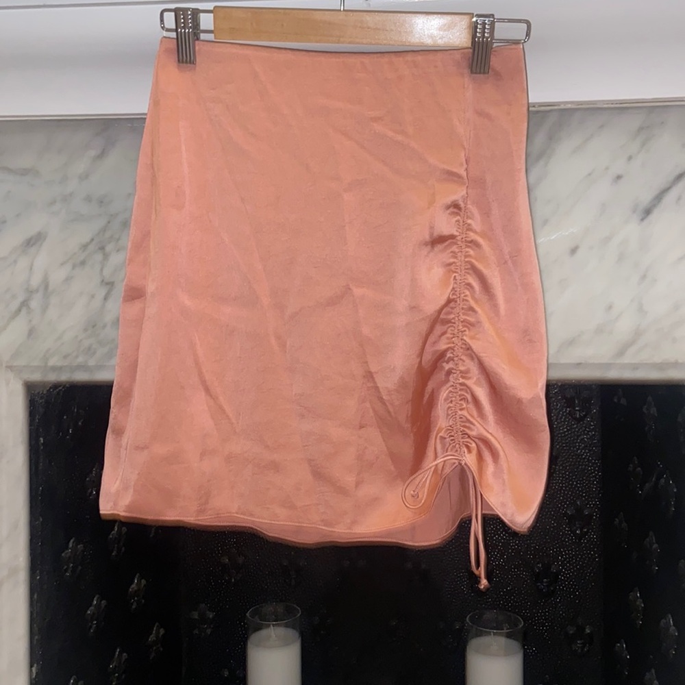 Wilfred brand (from aritzia) pink silk mini skirt. Size 4